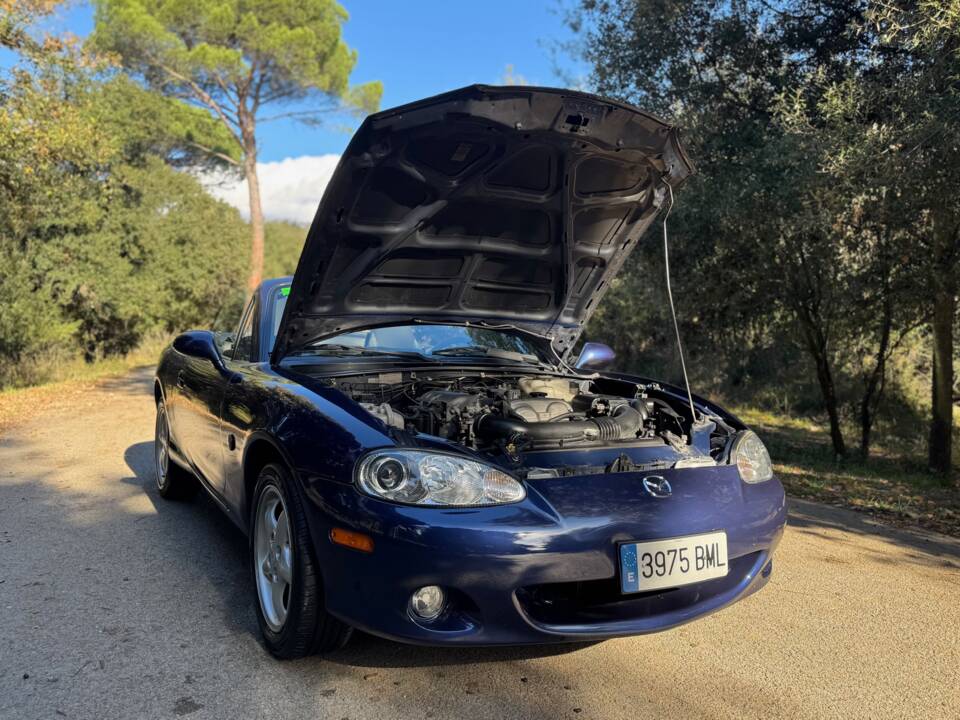 Imagen 33/43 de Mazda MX-5 1.8 (2001)