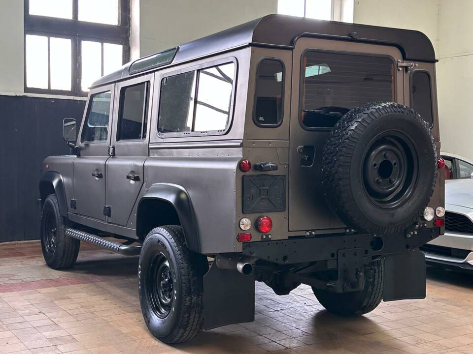 Image 3/18 of Land Rover Defender 110 Td5 (2000)