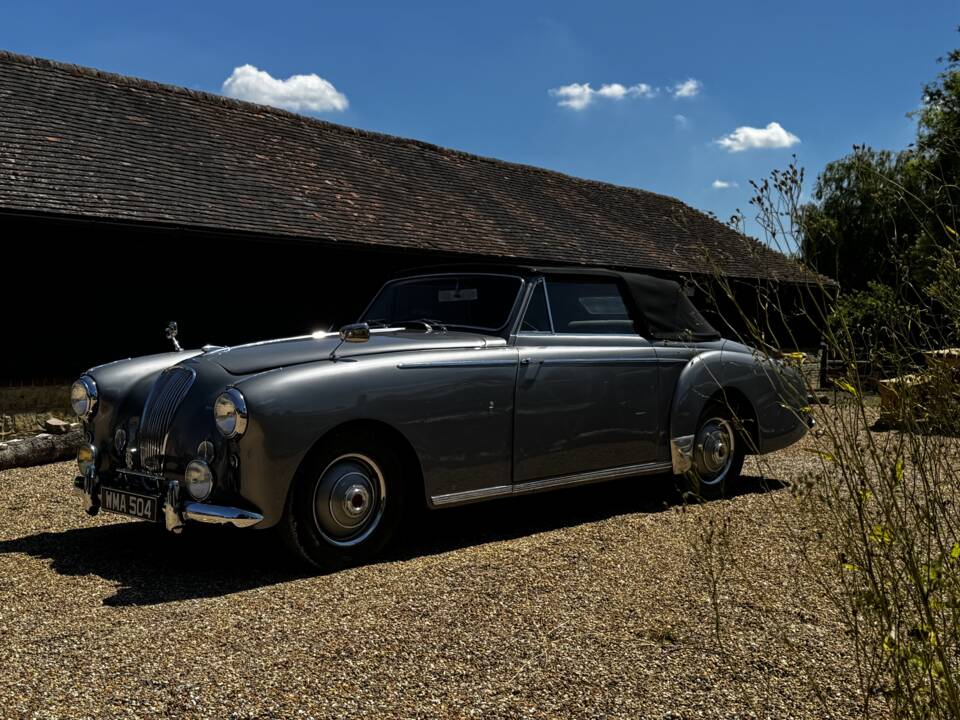 Imagen 9/41 de Lagonda 3 Litre MK I (1955)