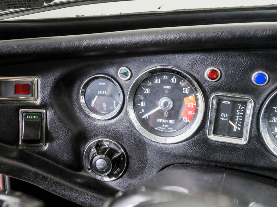 Imagen 26/50 de MG MGB GT (1975)