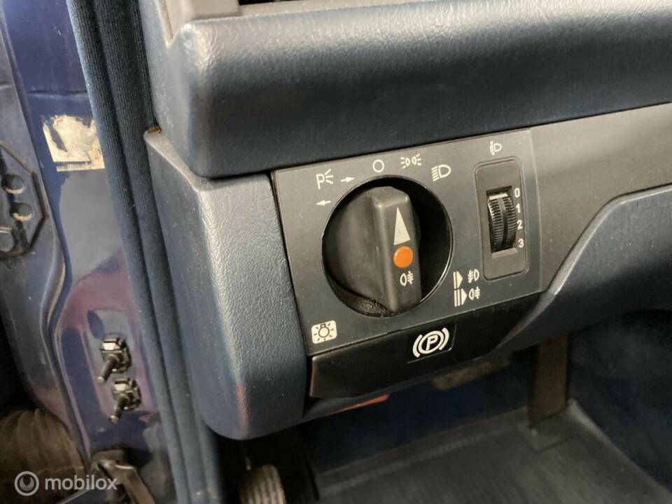 Bild 44/50 von Mercedes-Benz 300 E (1986)