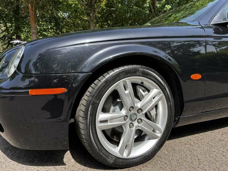 Bild 34/50 von Jaguar S-Type 4.2 V8 R (2004)