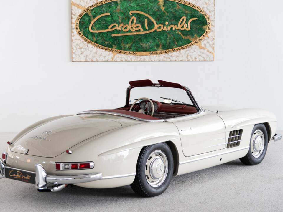Image 10/50 of Mercedes-Benz 300 SL Roadster (1961)