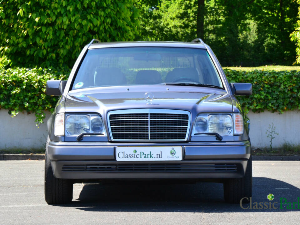 Bild 8/44 von Mercedes-Benz E 280 T (1994)