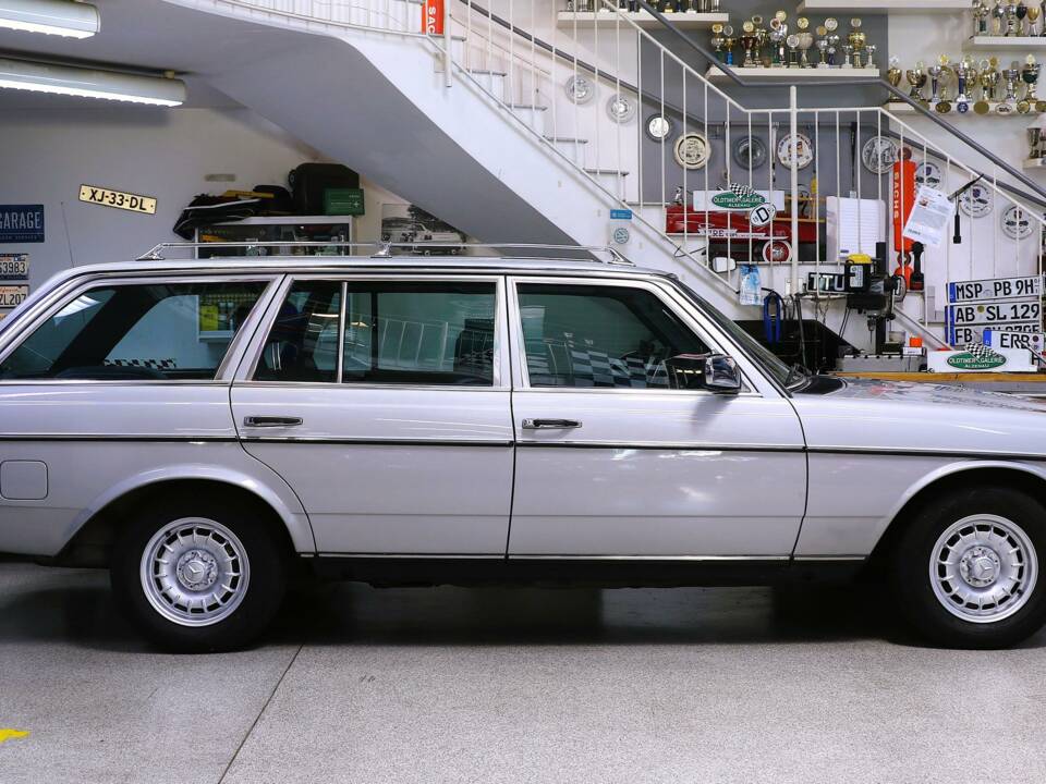 Bild 4/25 von Mercedes-Benz 280 TE (1985)