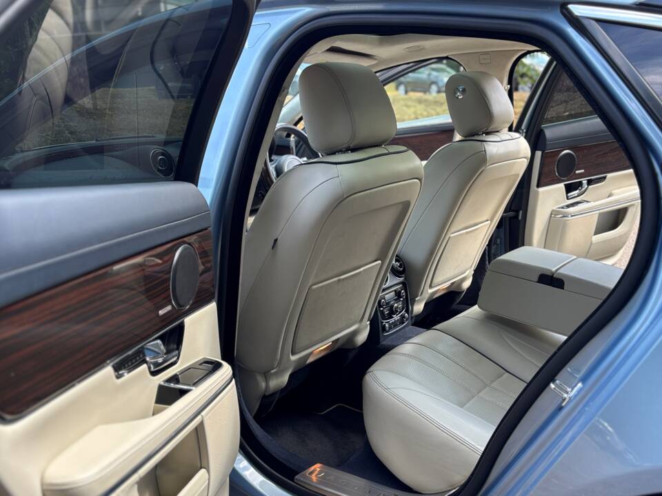 Image 5/50 of Jaguar XJ 5.0 (2011)