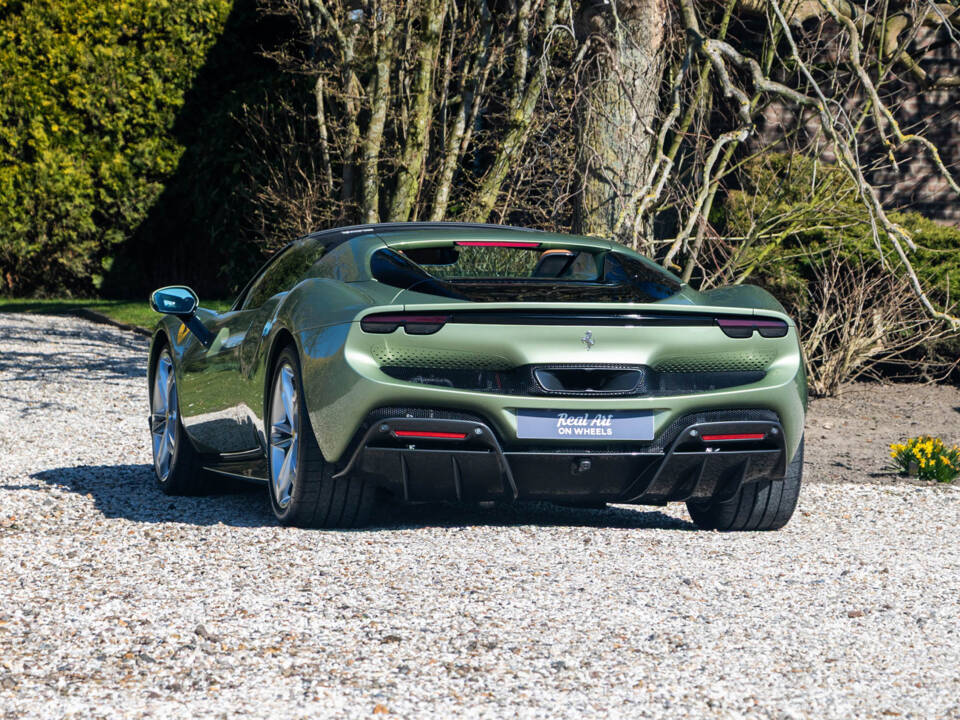 Imagen 12/15 de Ferrari 296 GTS (2025)