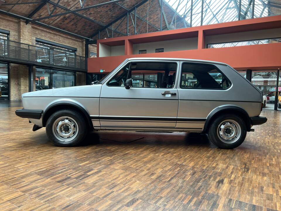 Image 11/33 de Volkswagen Golf I GTI 1.6 (1980)