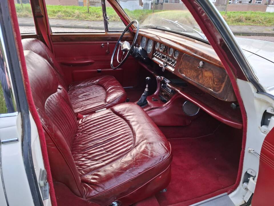 Image 30/68 de Jaguar Type S 3.4 (1964)