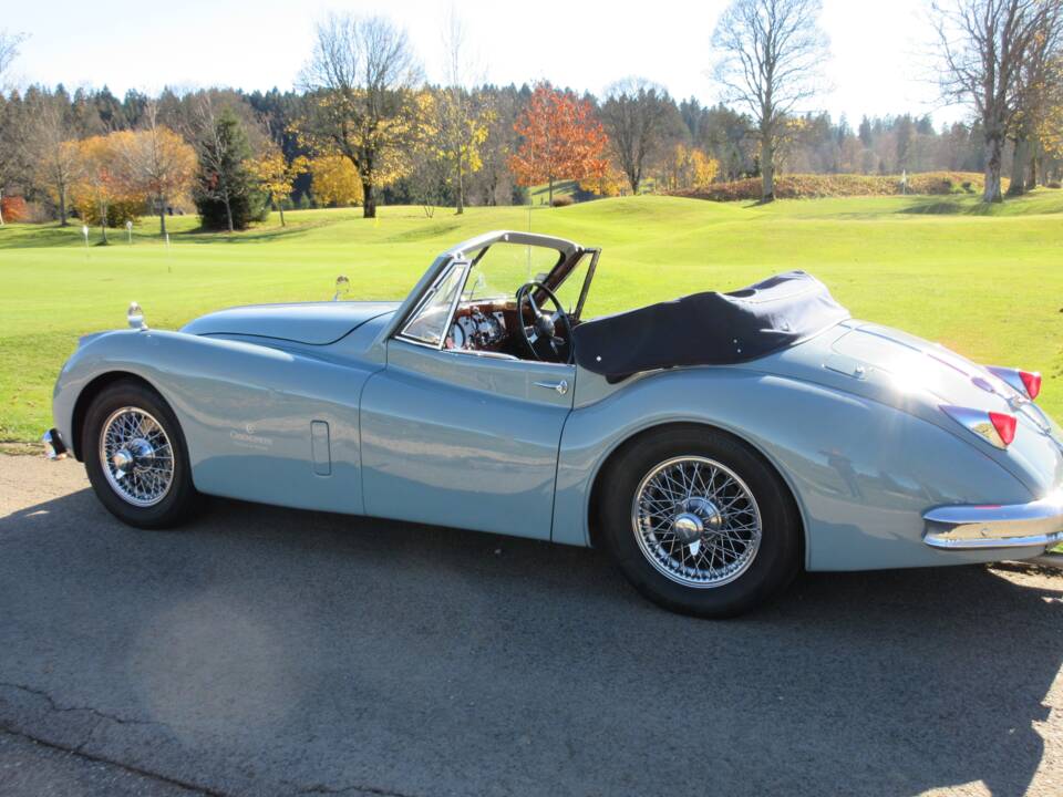 Image 6/22 of Jaguar XK 140 DHC (1954)