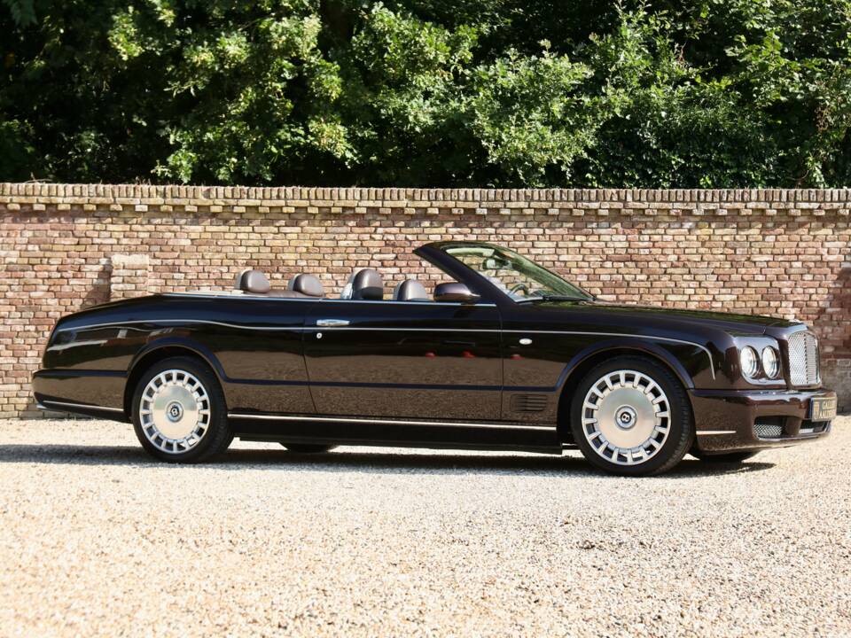 Image 48/50 de Bentley Azure (2008)