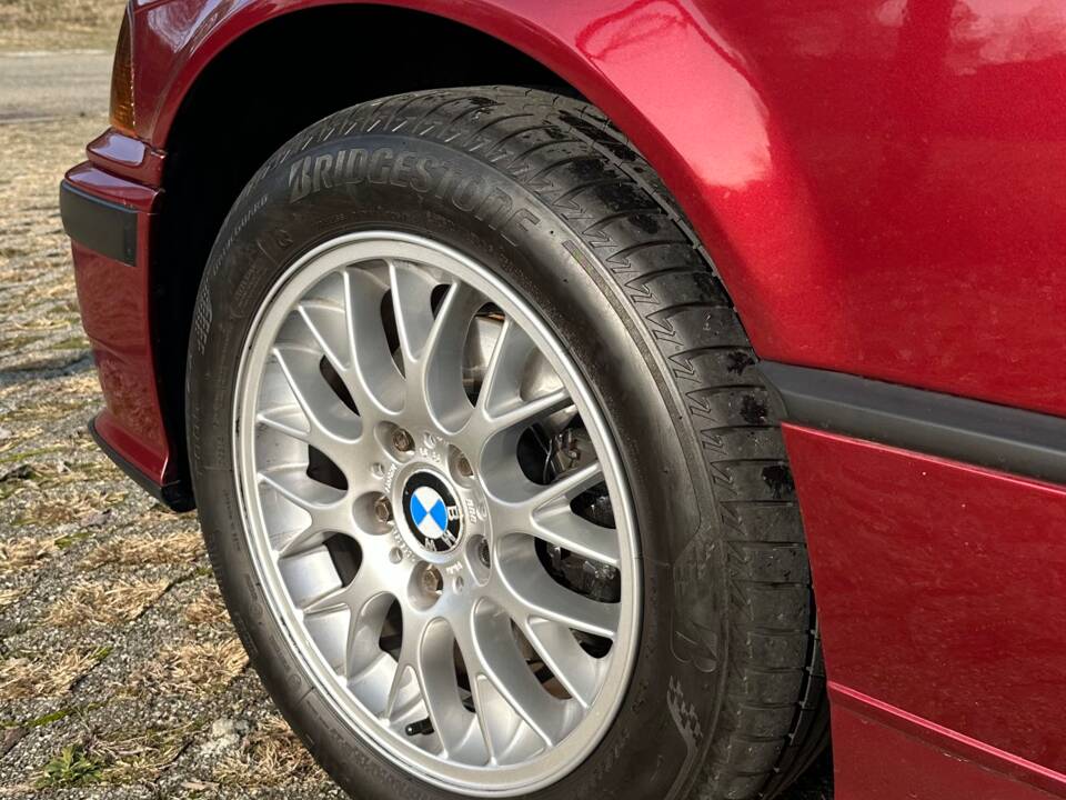 Bild 45/57 von BMW 320i (1993)