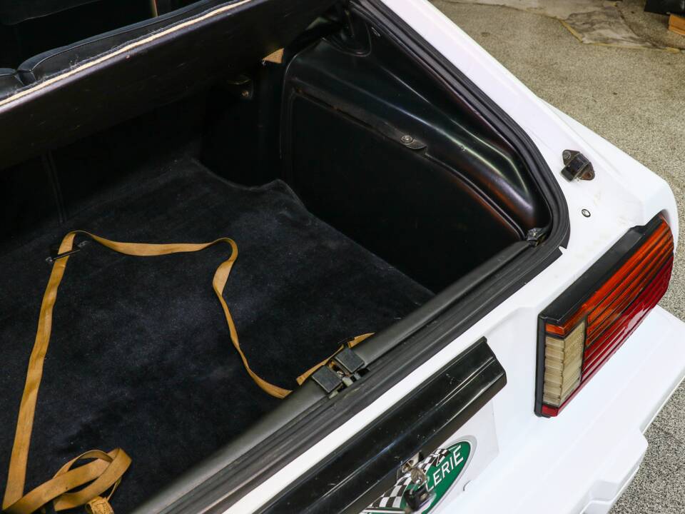 Bild 20/25 von Datsun 280 ZXT Turbo (1983)