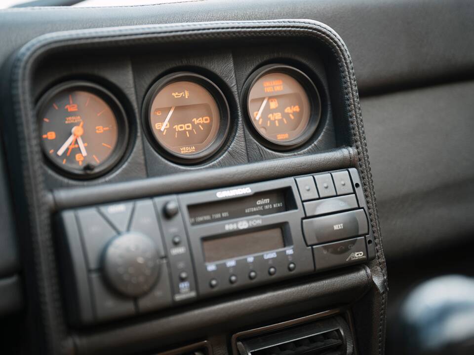 Afbeelding 22/41 van Ferrari 328 GTS (1989)