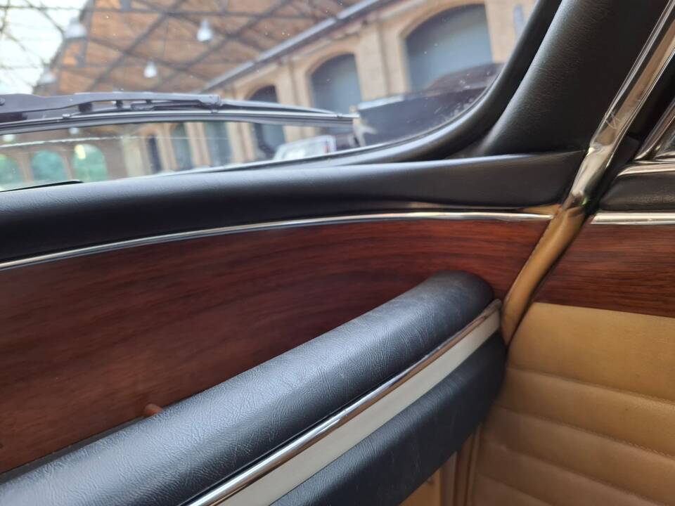 Image 12/43 of BMW 2,5 CS (1975)