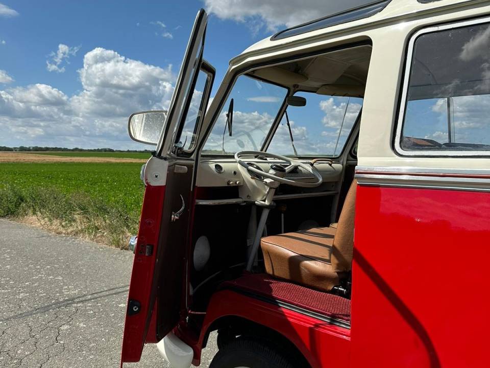 Image 8/9 de Volkswagen T1 pickup double cabin (1964)