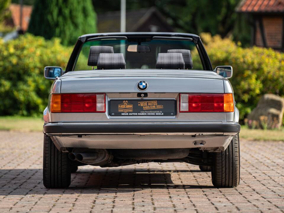 Image 22/71 of BMW 325i (1989)