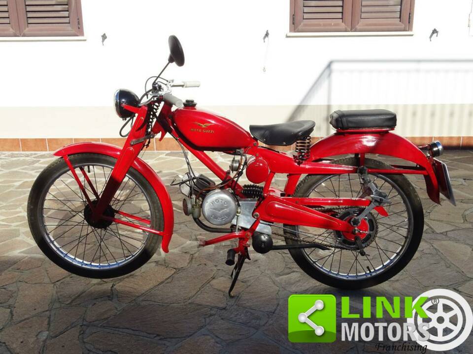 Image 1/10 of Moto Guzzi DUMMY (1956)