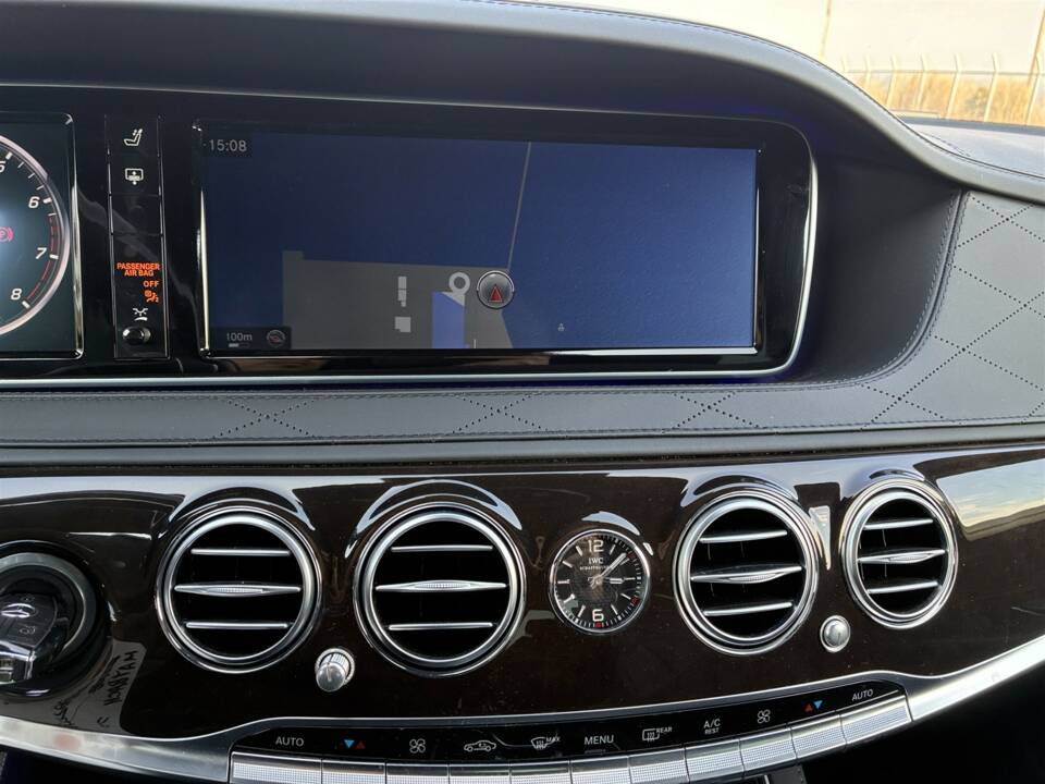 Bild 16/43 von Mercedes-Benz Maybach S 500 (2015)