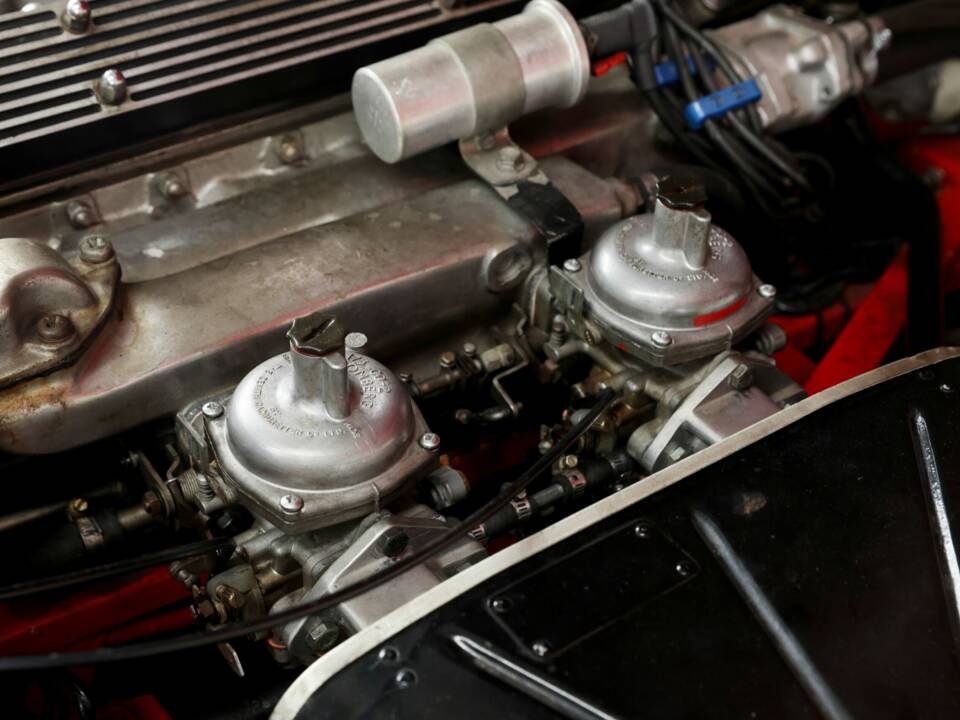 Bild 28/44 von Jaguar E-Type (2+2) (1969)