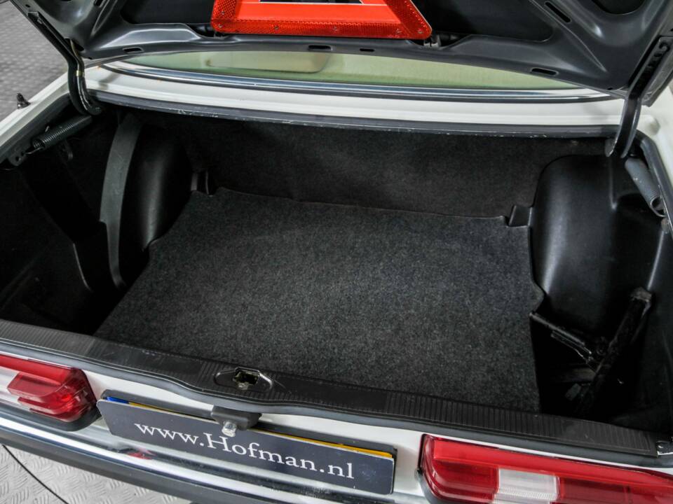 Image 37/50 of Mercedes-Benz 300 D (1980)