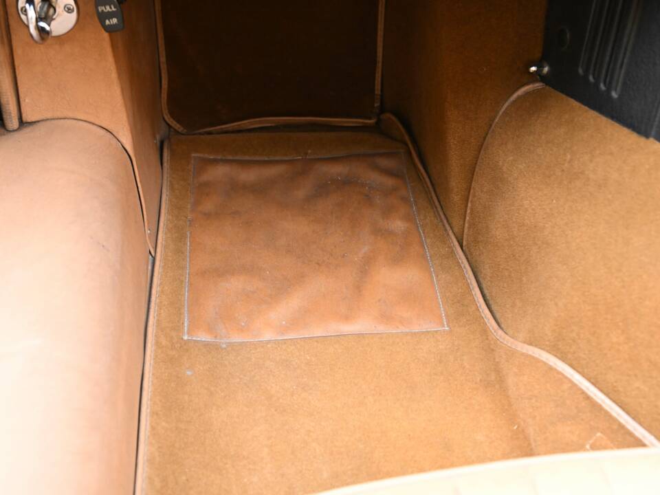 Image 41/50 de Jaguar Type E V12 (1974)