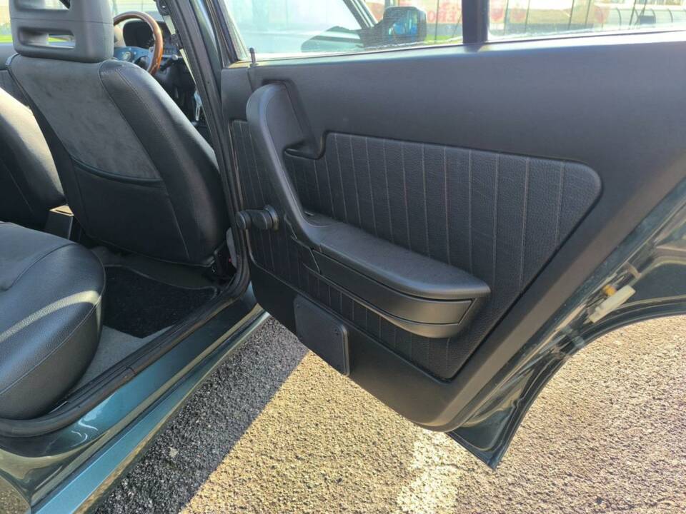 Immagine 32/39 di Alfa Romeo 33 1.7 16v QV (1991)