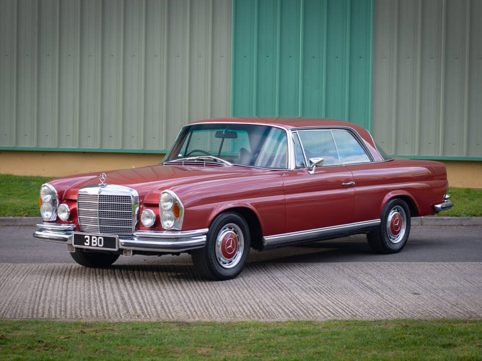 Image 8/32 de Mercedes-Benz 280 SE 3,5 (1971)