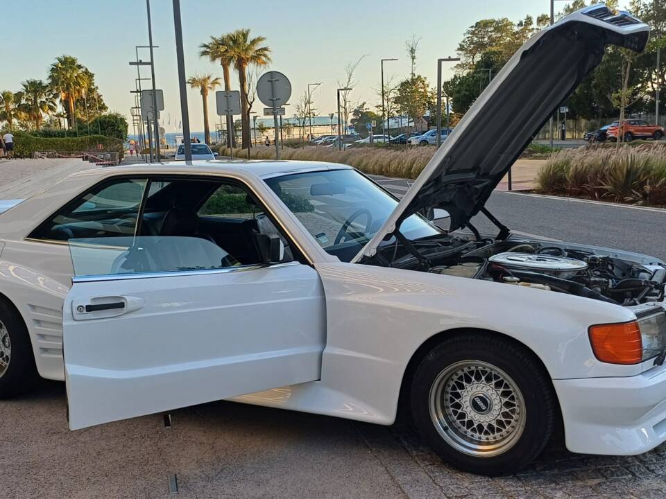 Image 32/65 of Mercedes-Benz 380 SEC (1985)