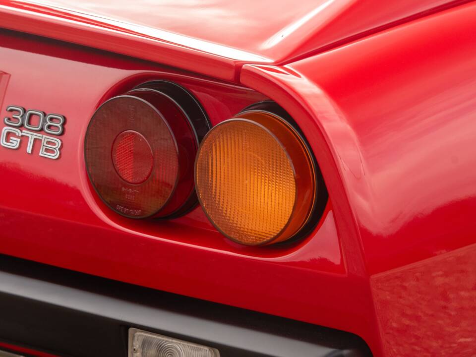 Image 18/50 of Ferrari 308 GTB (1976)