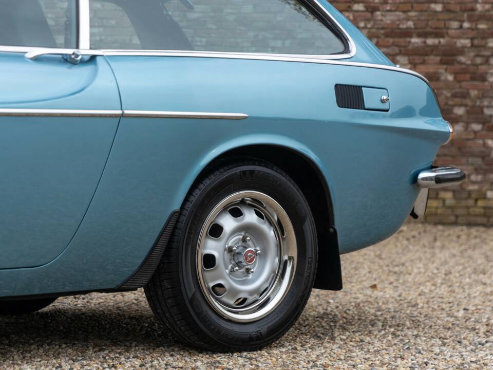 Image 14/50 of Volvo 1800 ES (1972)