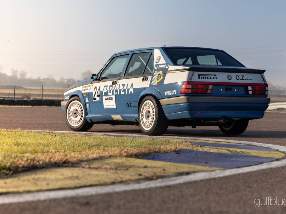 Image 5/44 of Alfa Romeo 75 3.0 V6 QV (1989)