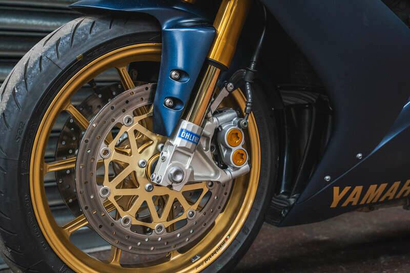 Image 44/46 de Yamaha YZF-R1 (2006)
