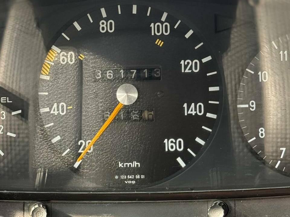 Bild 11/14 von Mercedes-Benz 240 D (1979)