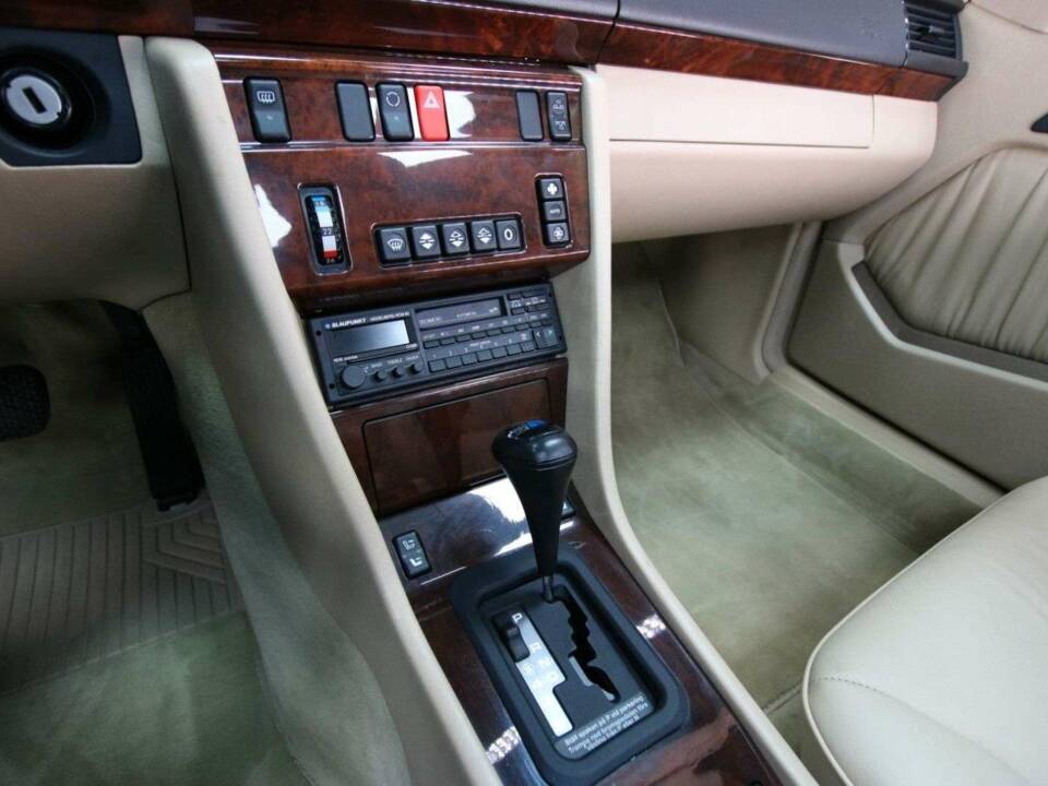 Bild 14/30 von Mercedes-Benz 300 CE-24 (1993)