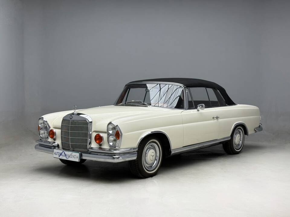 Afbeelding 9/36 van Mercedes-Benz 250 SE (1966)