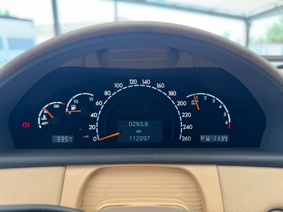 Bild 24/29 von Mercedes-Benz CL 500 (2002)