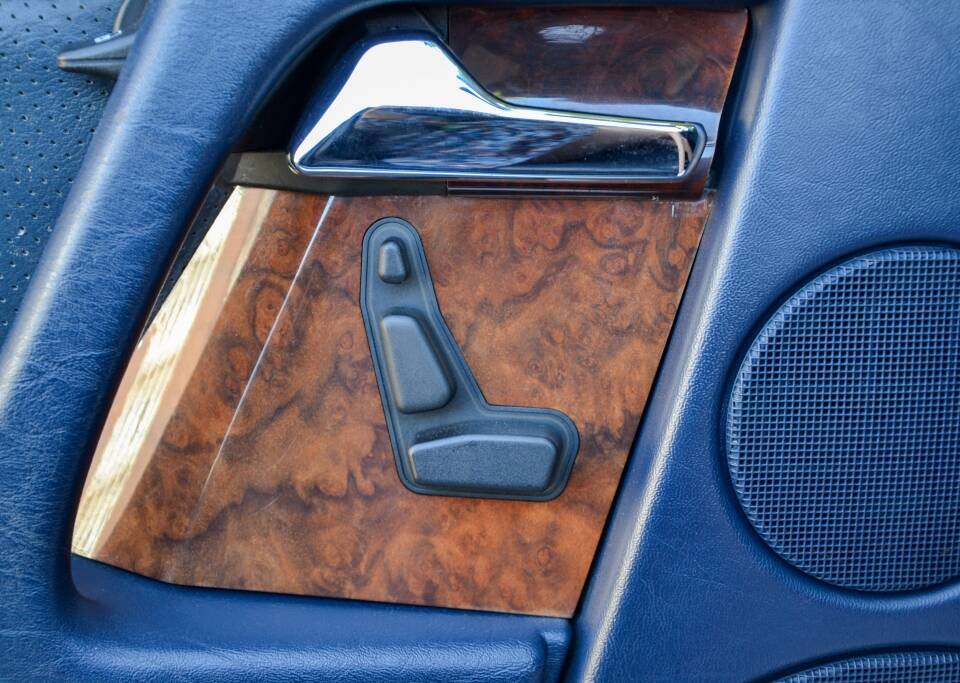 Imagen 42/50 de Mercedes-Benz 300 SL (1991)