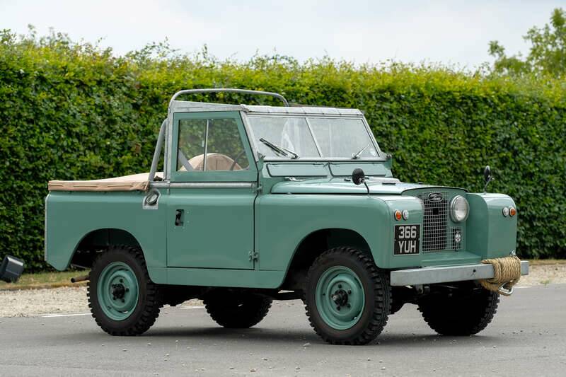 Image 12/50 of Land Rover 88 (1962)