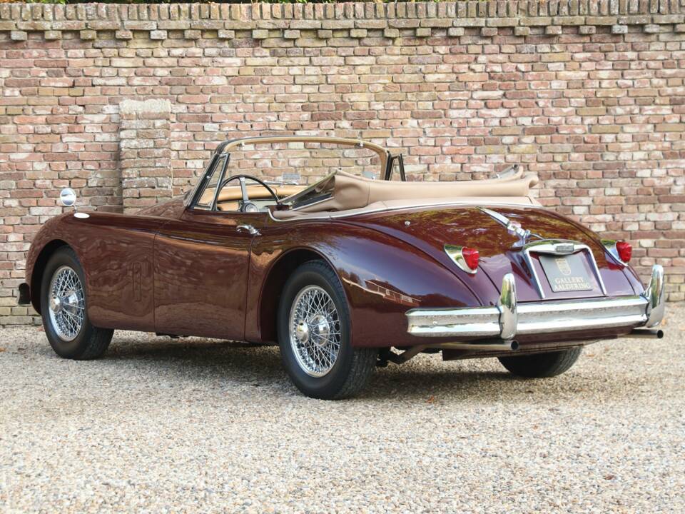 Immagine 2/50 di Jaguar XK 150 SE DHC (1958)