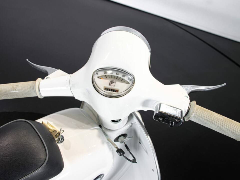 Image 42/49 de Piaggio Vespa 50 SS (1966)