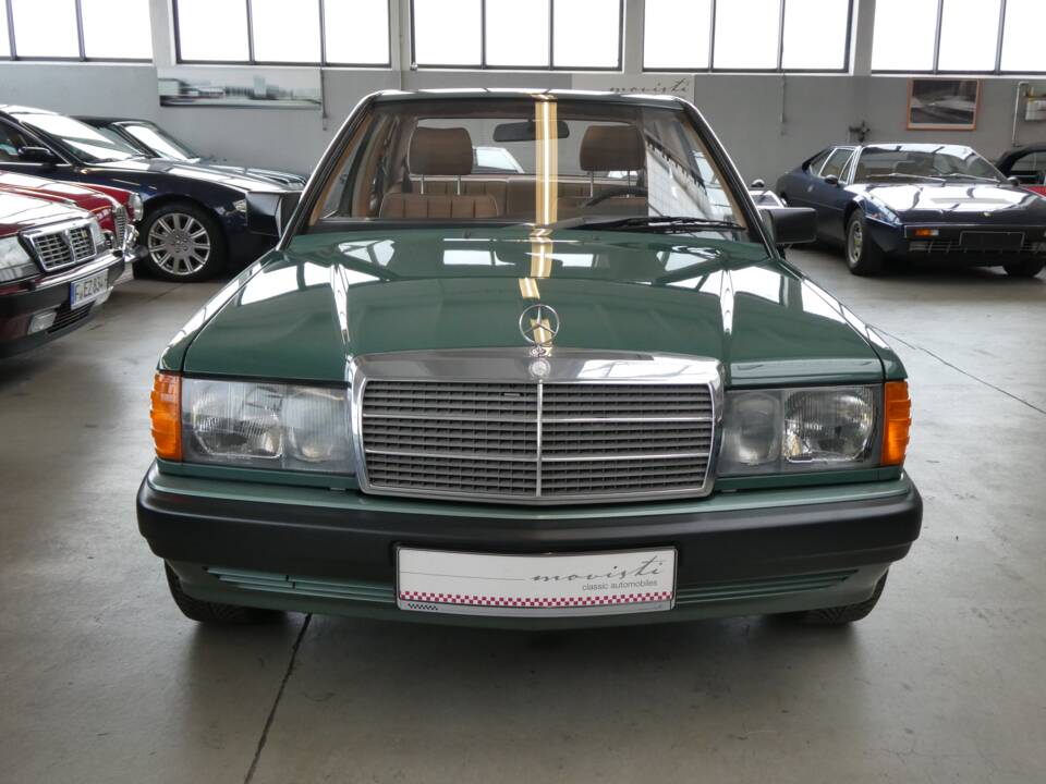 Bild 32/50 von Mercedes-Benz 190 (1989)