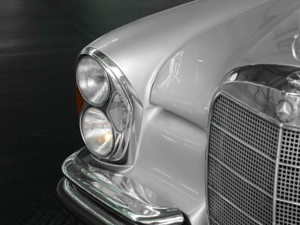 Afbeelding 11/50 van Mercedes-Benz 280 SE (1968)