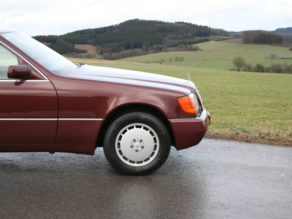 Afbeelding 12/69 van Mercedes-Benz 500 SE (1992)