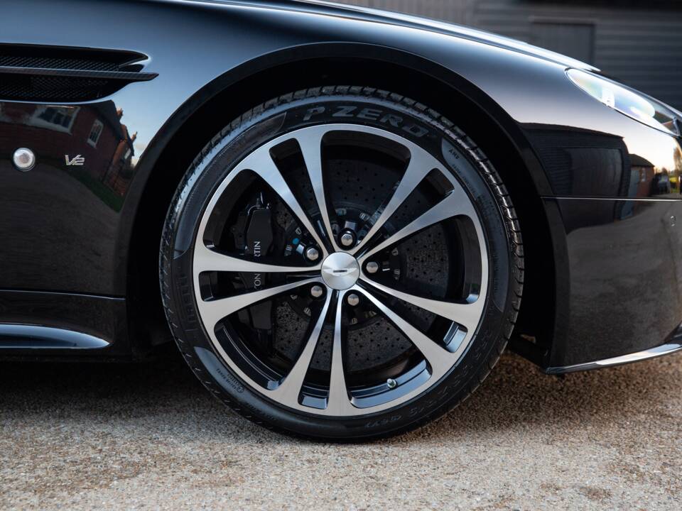 Bild 12/74 von Aston Martin V12 Vantage (2012)