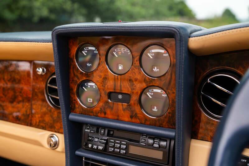 Afbeelding 18/50 van Bentley Azure (1997)
