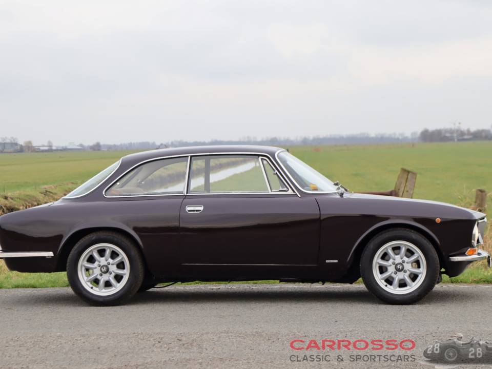 Bild 12/40 von Alfa Romeo Giulia GT 1300 Junior (1972)