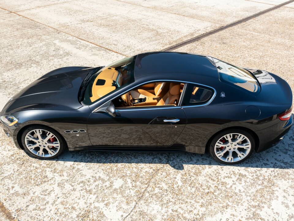 Bild 7/37 von Maserati GranTurismo S (2010)