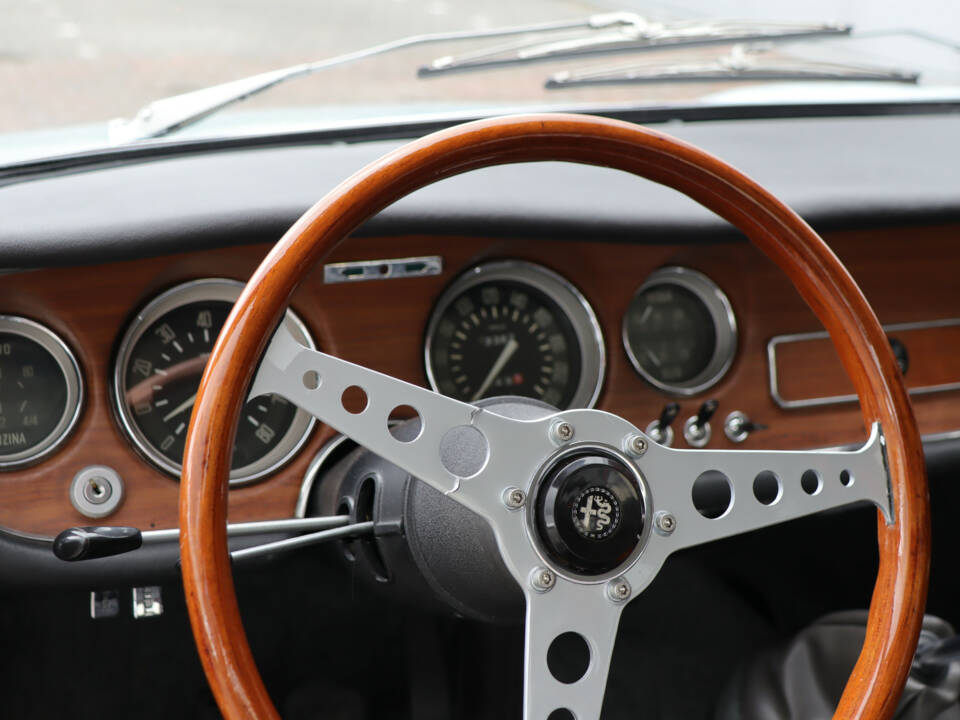 Immagine 40/50 di Alfa Romeo Giulia 1600 Sprint GT Veloce (1967)