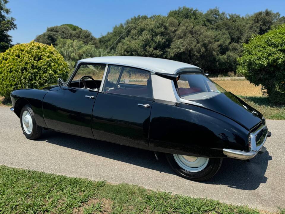 Image 8/29 of Citroën ID 19 (1958)